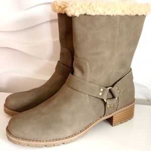 🌲Brand New American Eagle Olive Green Boots🌲